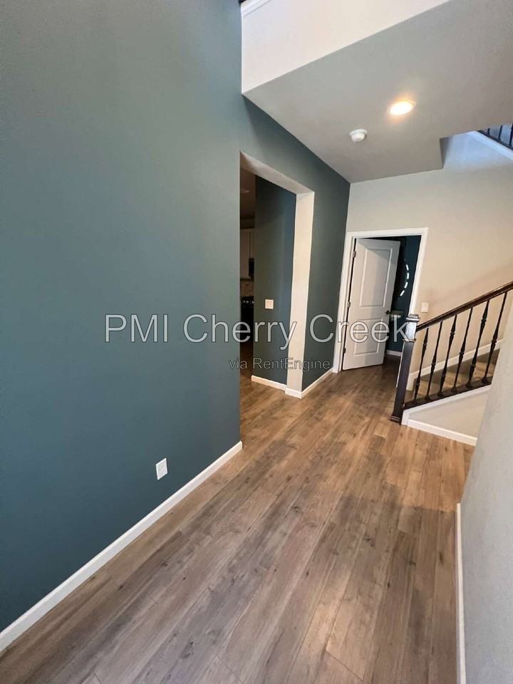9010 E Caley Way - Photo 4 of 38