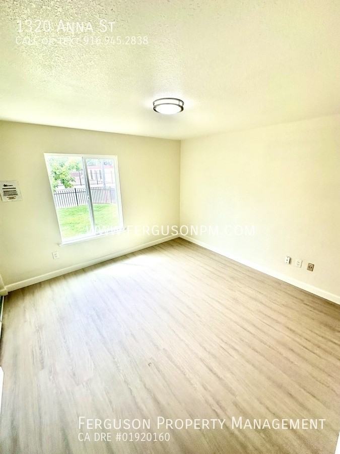 1320 Anna St - Photo 3 of 17