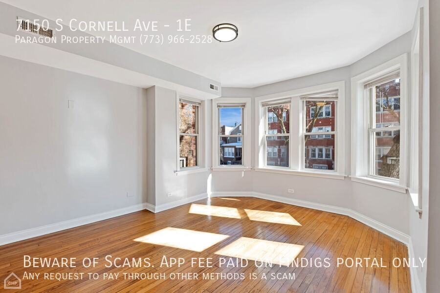 7150 S Cornell Ave #1E - Photo 2 of 13