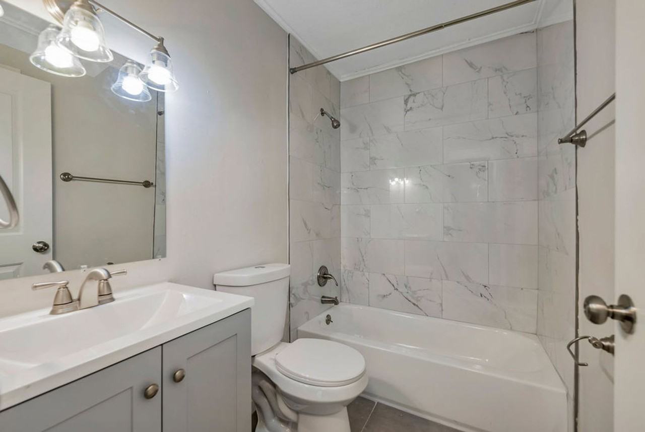 4304 Batavia Meadows Dr #4 - Photo 7 of 9