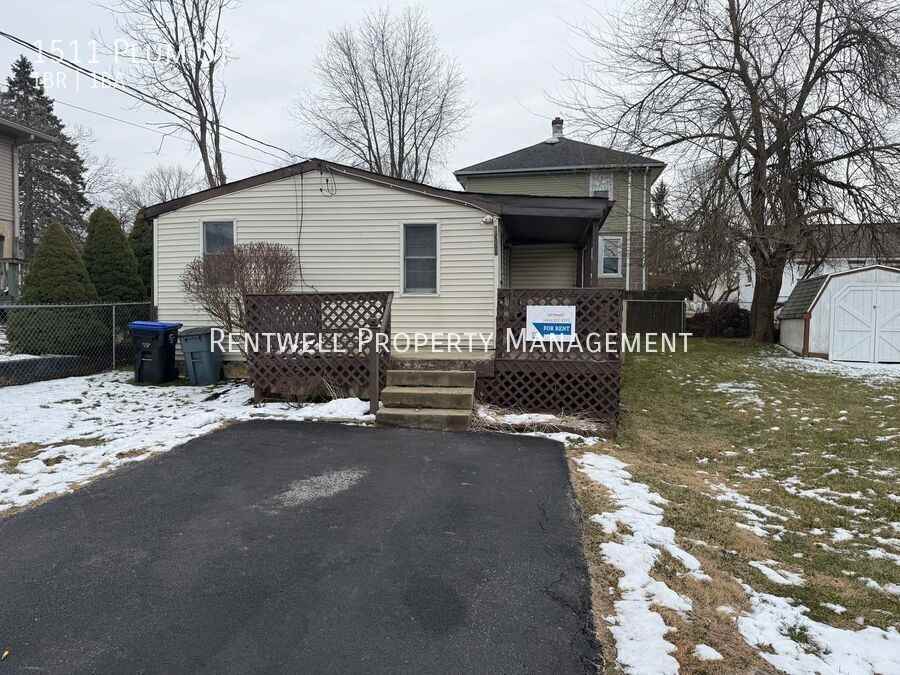 1511 Plum St - Photo 3 of 11