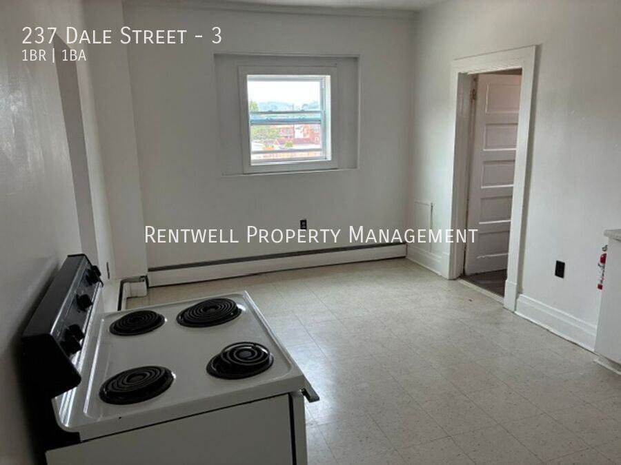 237 Dale St #3 - Photo 2 of 7