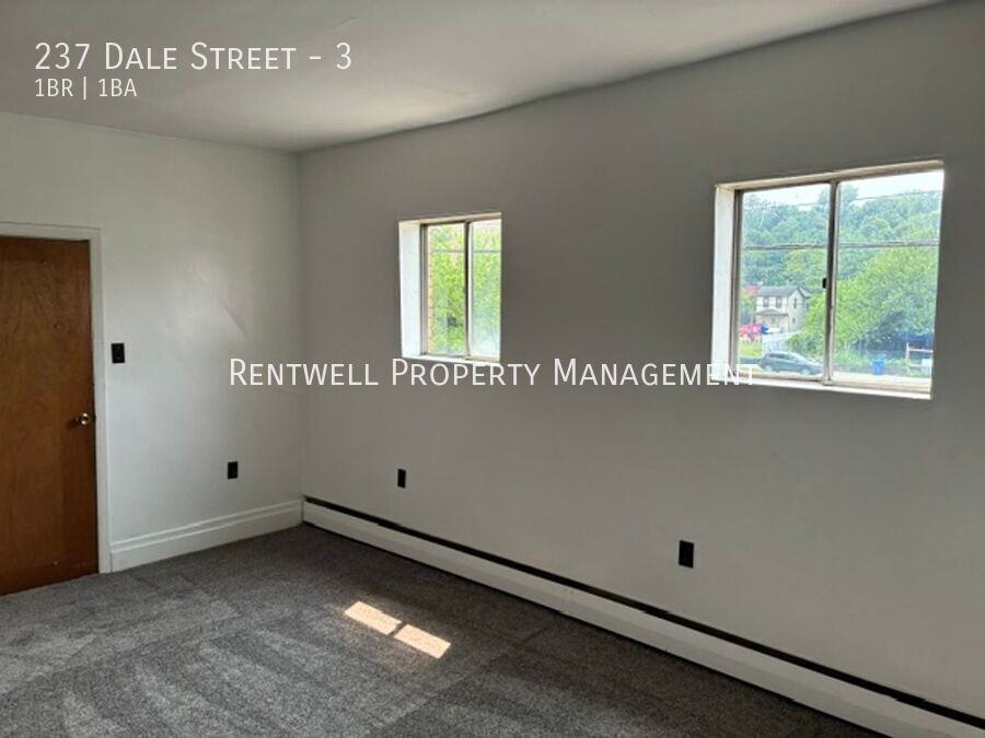 237 Dale St #3 - Photo 5 of 7