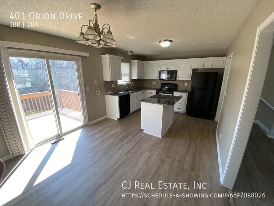 401 Nw Orion Dr - Photo 3 of 10