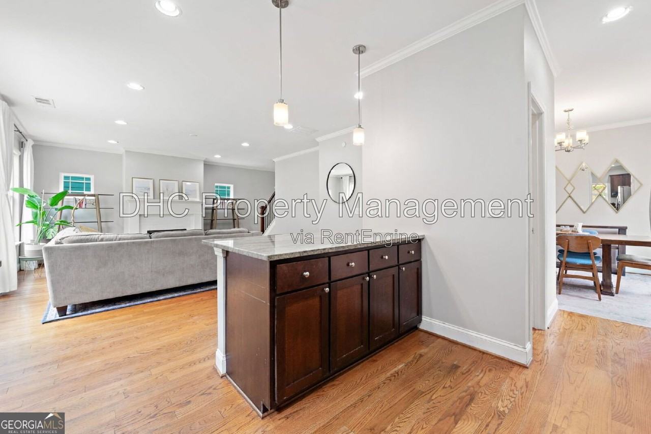 1765 Stoney Creek Dr Se - Photo 4 of 23