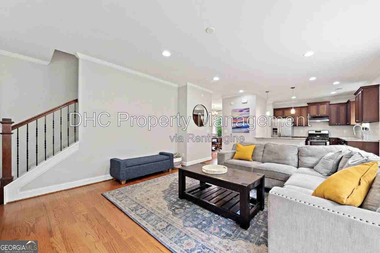 1765 Stoney Creek Dr Se - Photo 6 of 23