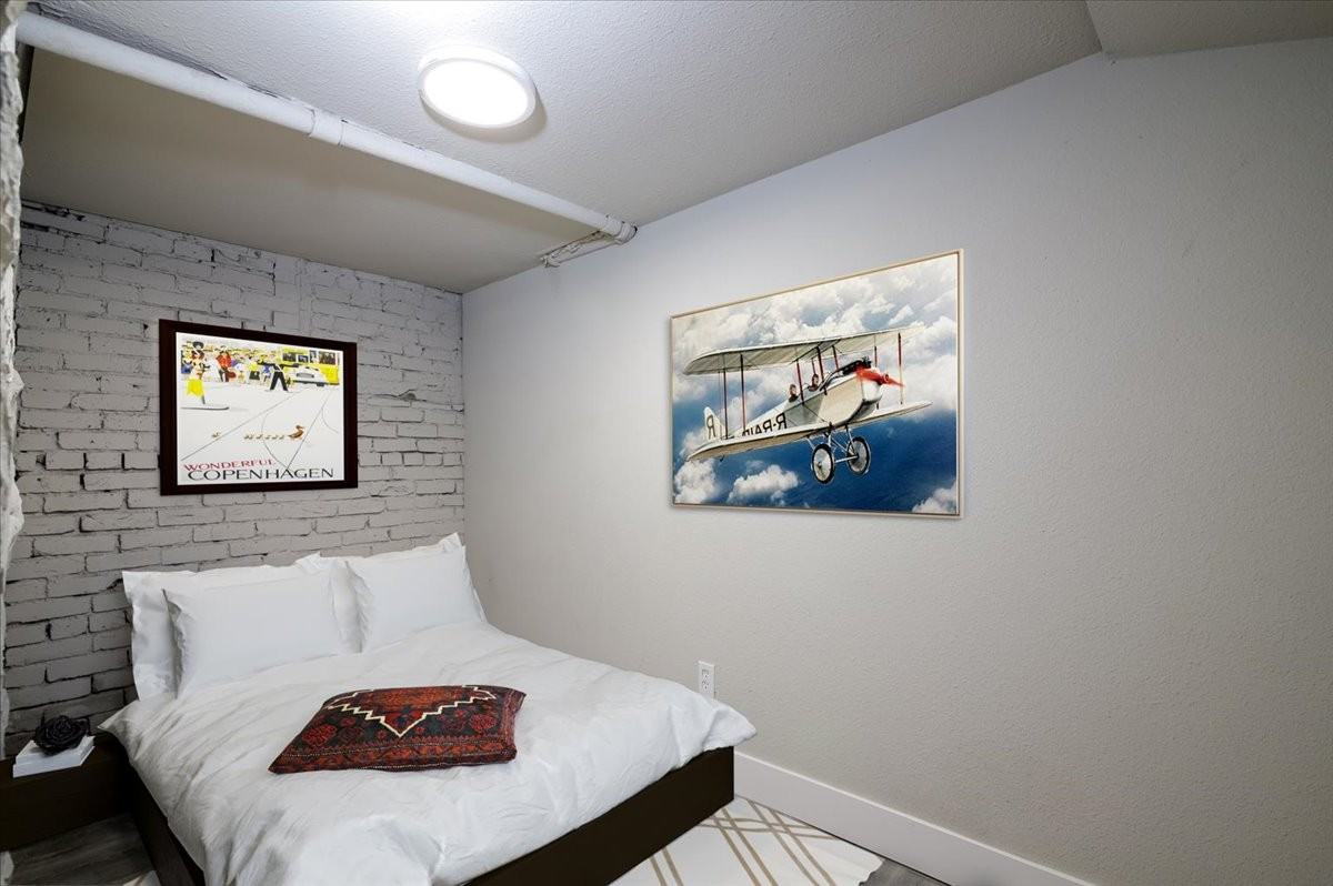 1075 N Clarkson St #14 - Photo 5 of 23