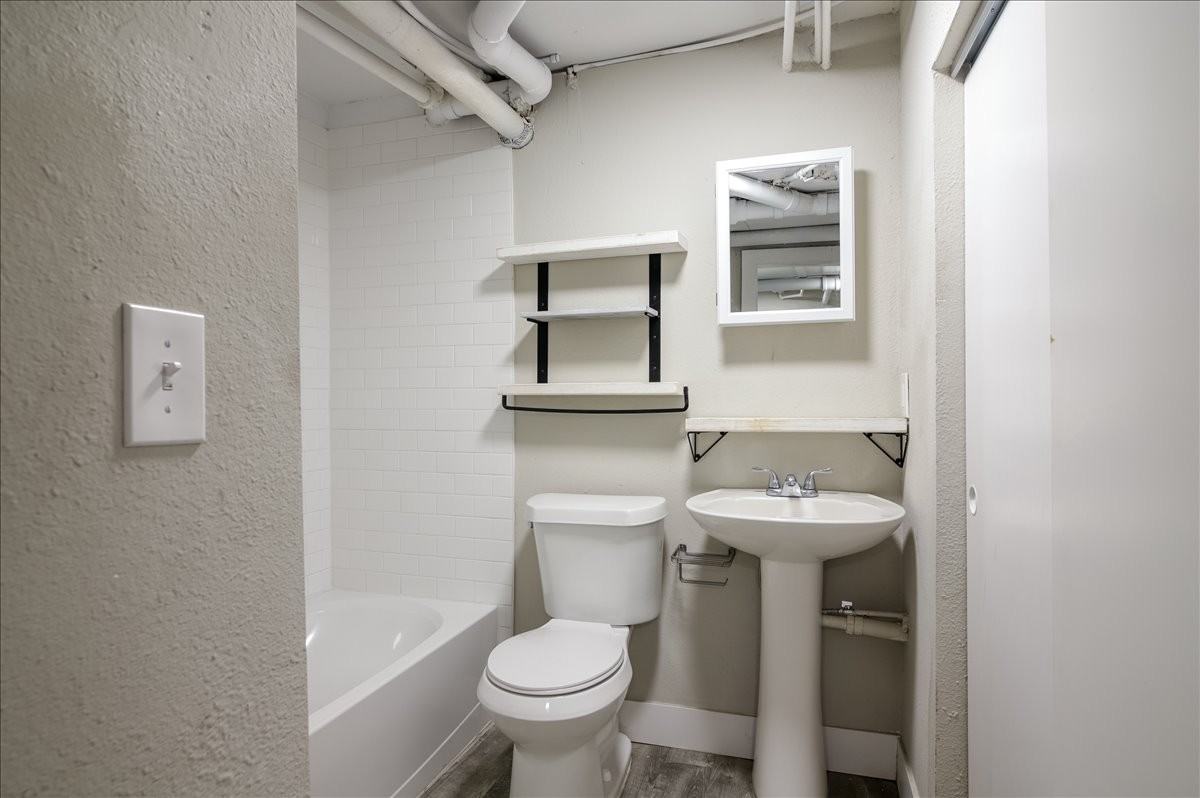 1075 N Clarkson St #14 - Photo 6 of 23