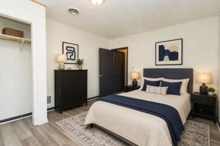 1412 E 49th St #B - Photo 1 of 1