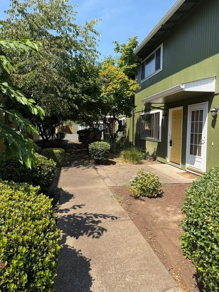 1903 W 17th Ave #A - Photo 2 of 16
