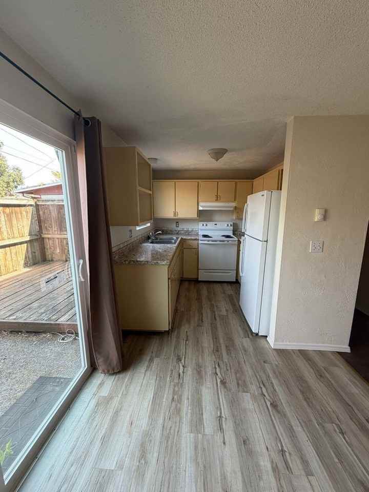 1903 W 17th Ave #A - Photo 5 of 16
