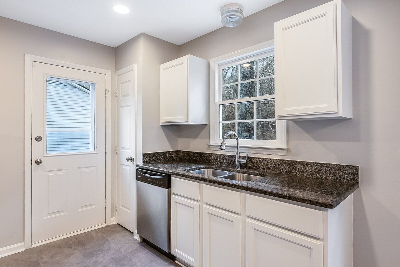 5932 Sandy Run - Photo 7 of 28
