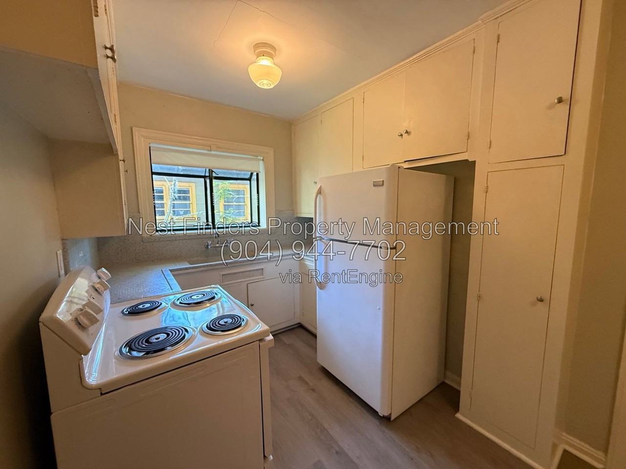 3553 Oak St #3 - Photo 5 of 14
