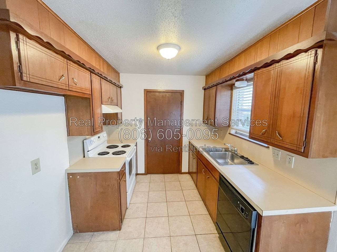 3406 70th Dr #B - Photo 3 of 7