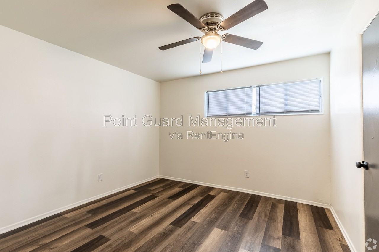 1529 Oxford Pl #1529-16 - Photo 3 of 15