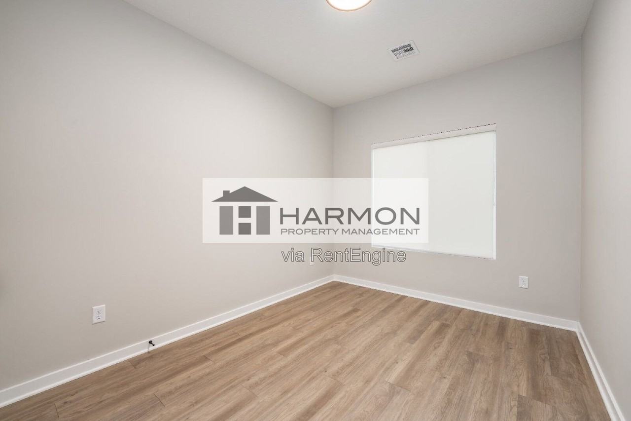 1902 N Cody Ln - Photo 6 of 13