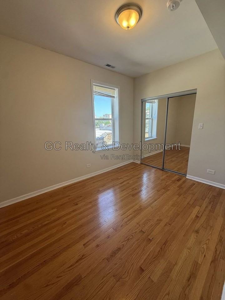 4842 N Albany Ave #3 - Photo 7 of 12