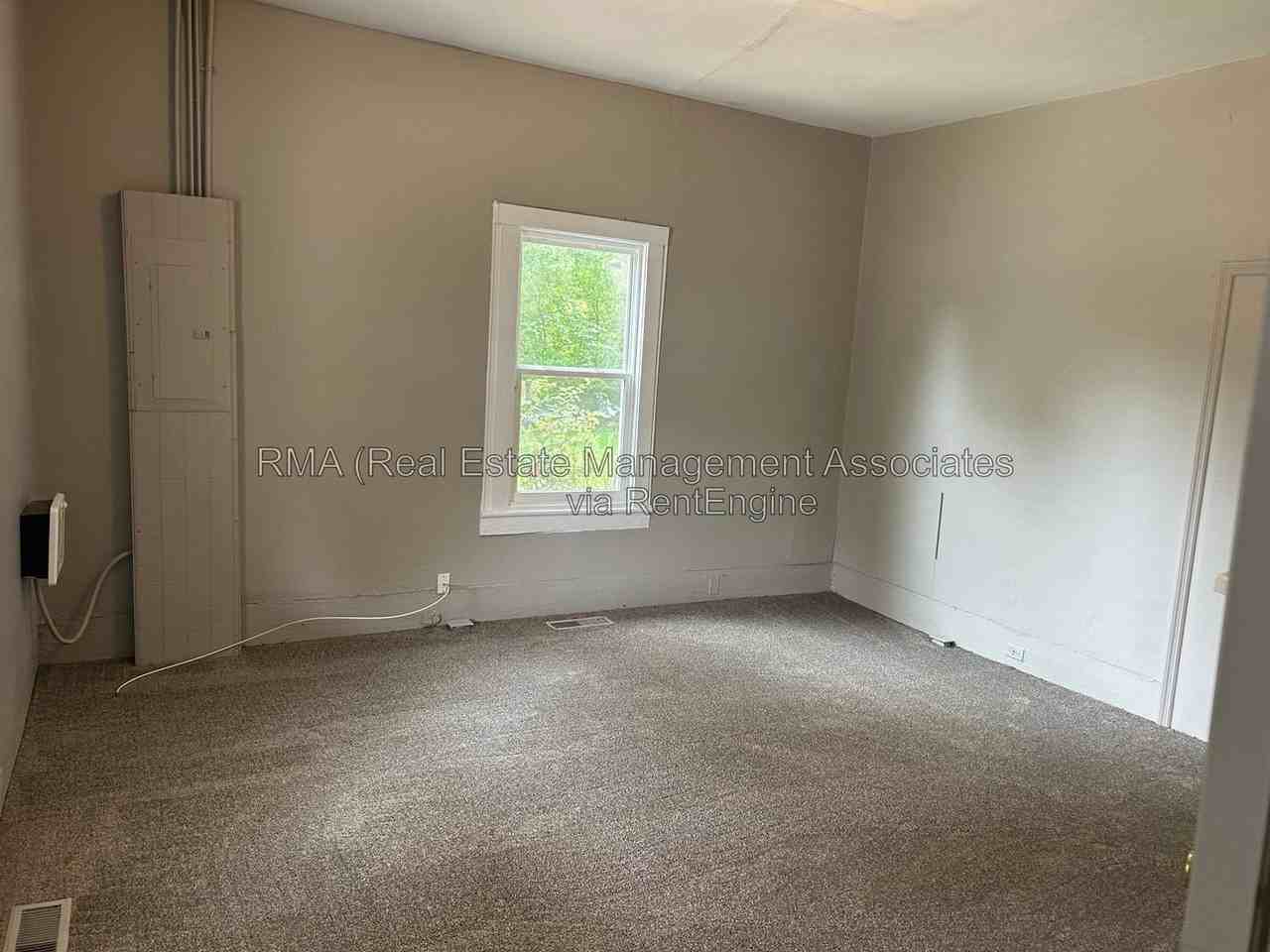 507 W Cherry St - Photo 4 of 6