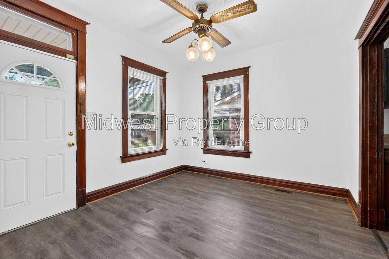 1208 Verl Pl - Photo 3 of 27