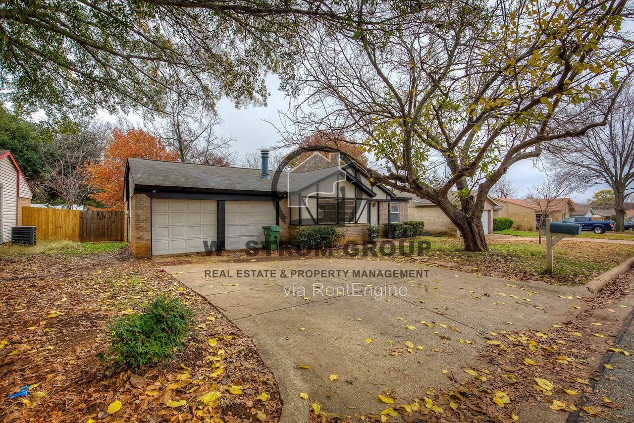 5307 School Hill Cir - Photo 3 of 28