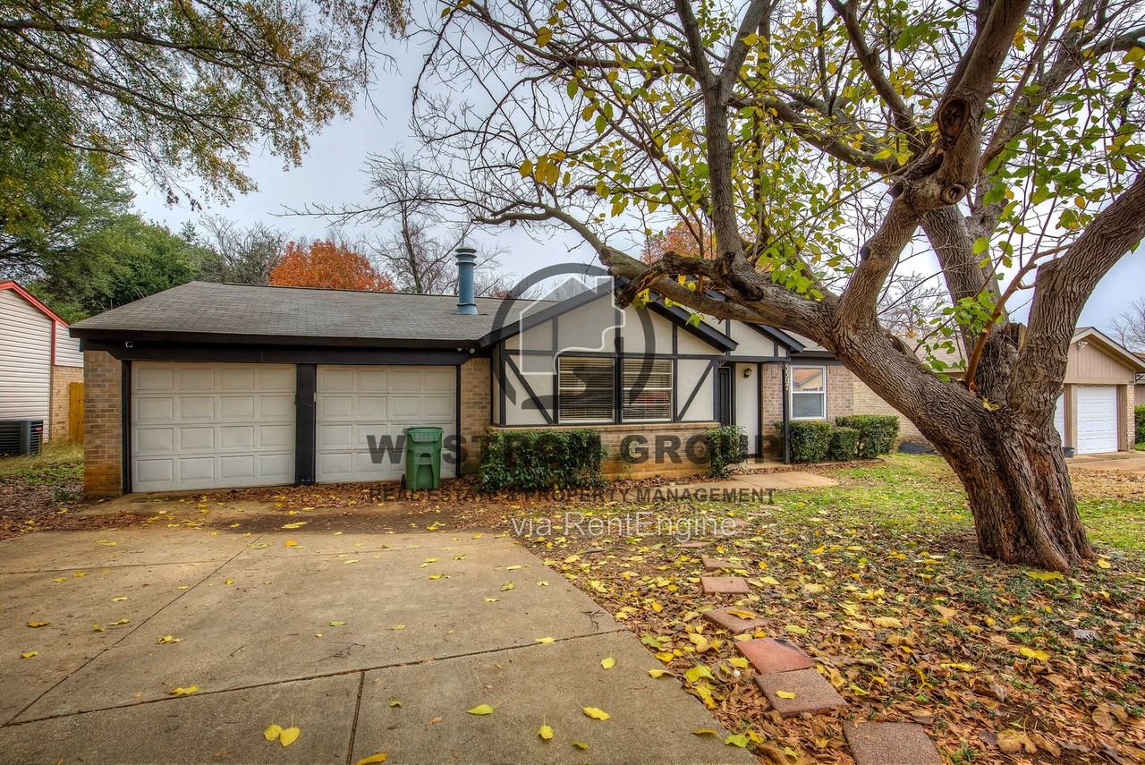 5307 School Hill Cir - Photo 4 of 28