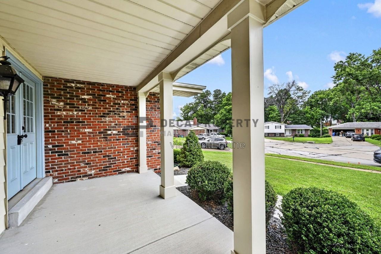 10327 Dorenshire Ct - Photo 4 of 45