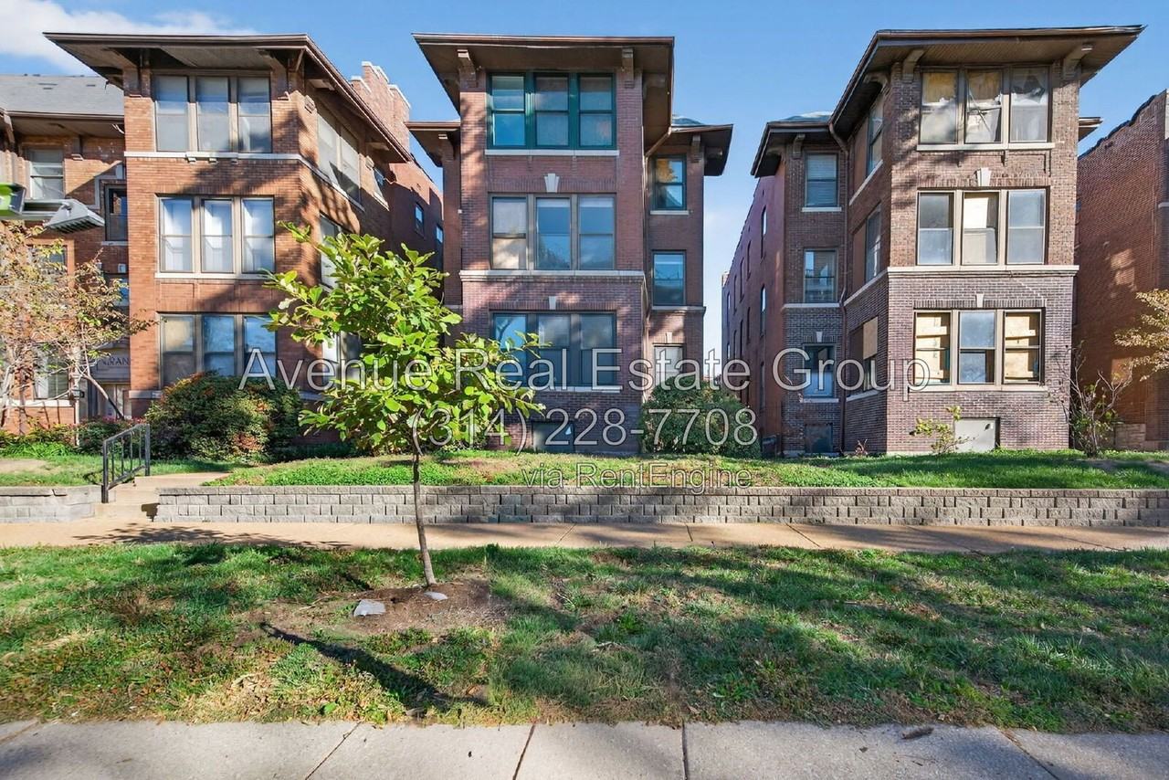 5559 Pershing Ave #1F