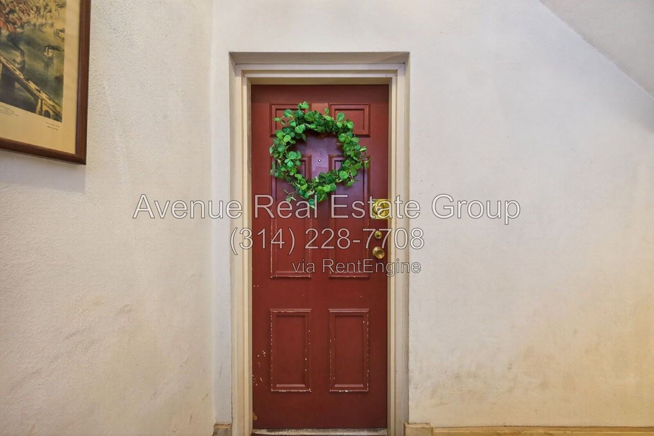 5559 Pershing Ave #1F - Photo 4 of 43