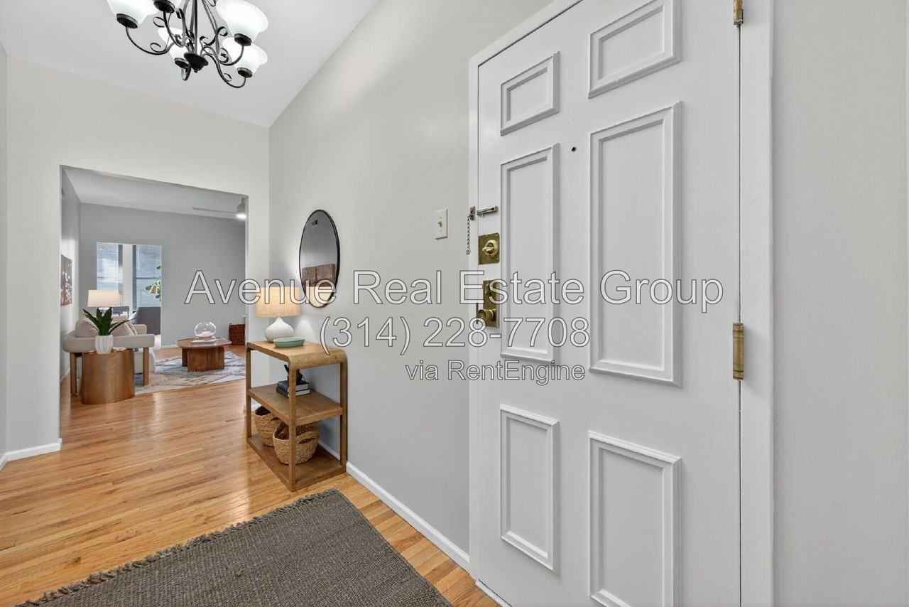5559 Pershing Ave #1F - Photo 6 of 43