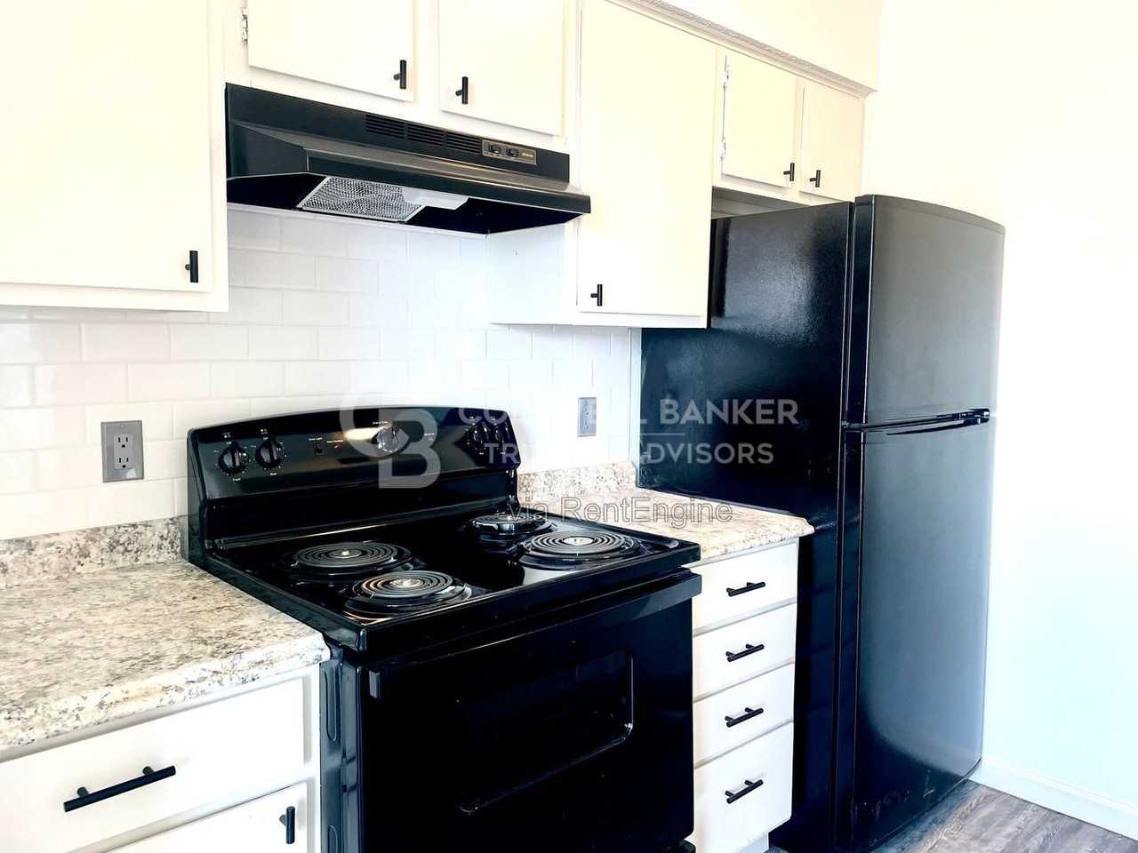 604 Nw 15th St #24 - Photo 2 of 12
