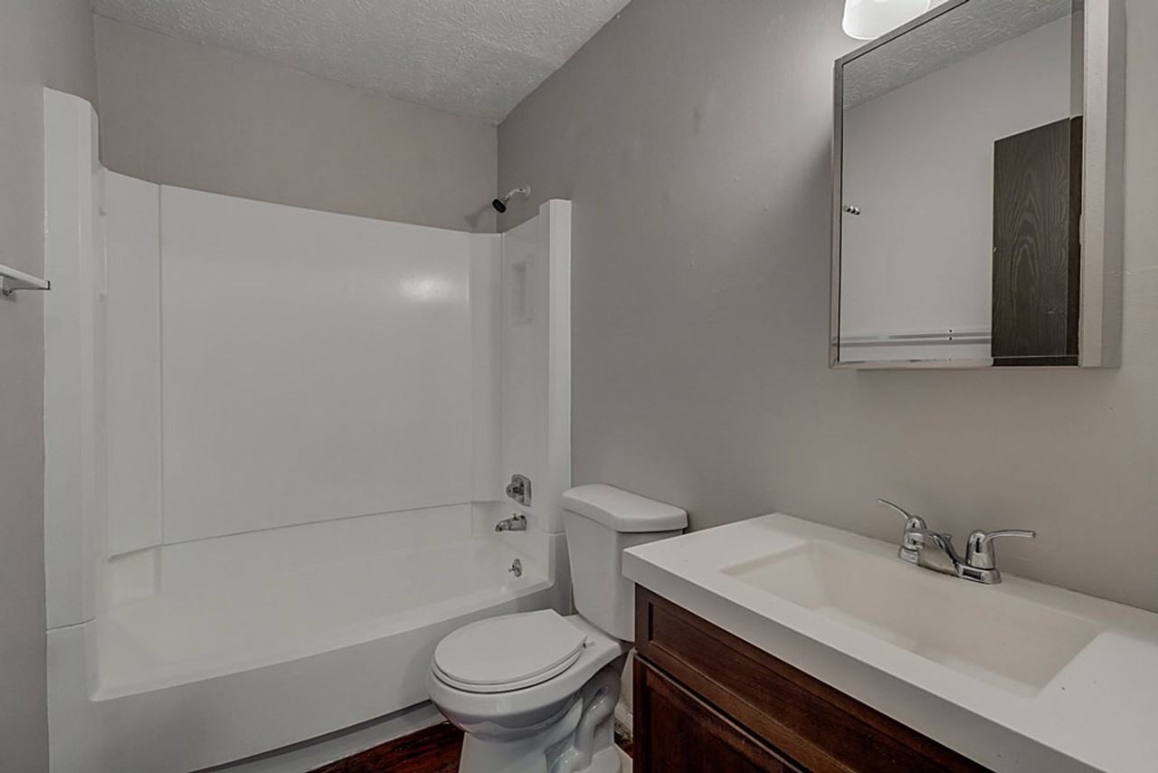 422 S Miami Ave #2 - Photo 5 of 9
