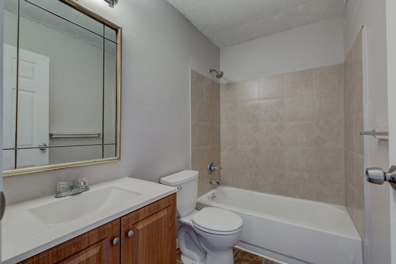 422 S Miami Ave #2 - Photo 6 of 9