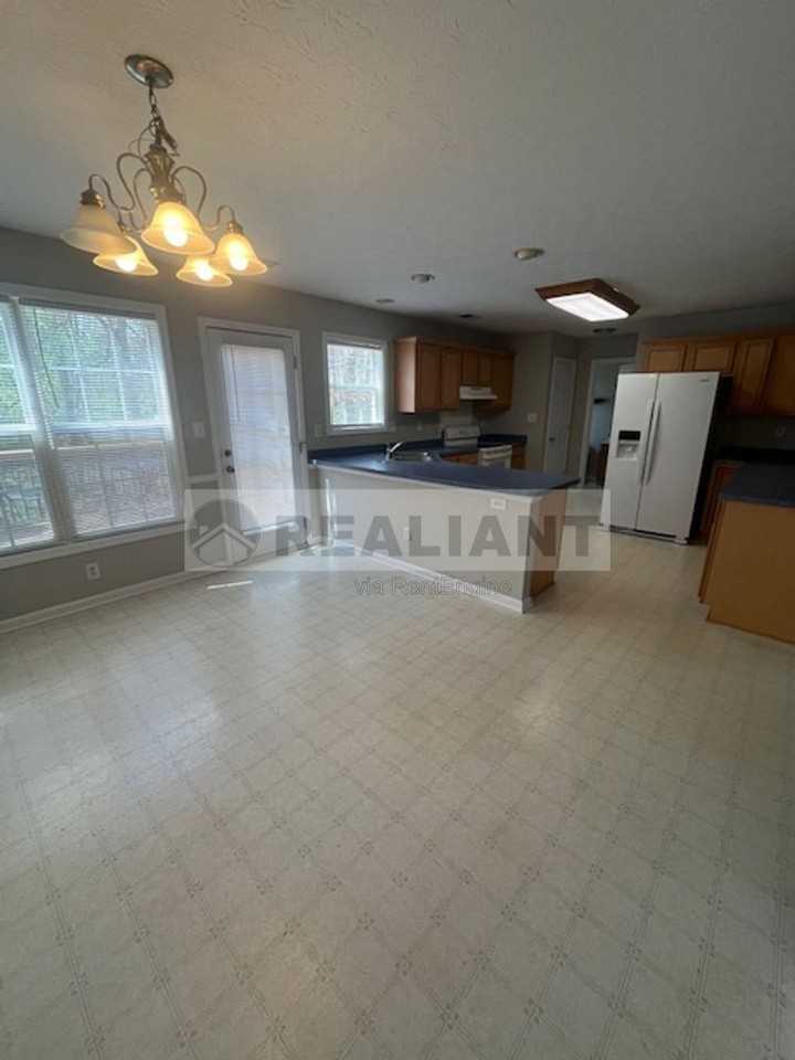 2108 Heath Land Pl - Photo 3 of 17