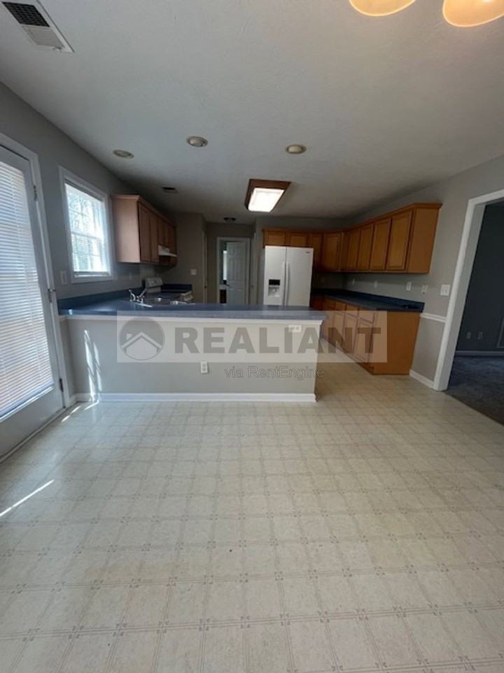 2108 Heath Land Pl - Photo 4 of 17