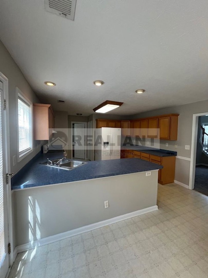 2108 Heath Land Pl - Photo 7 of 17