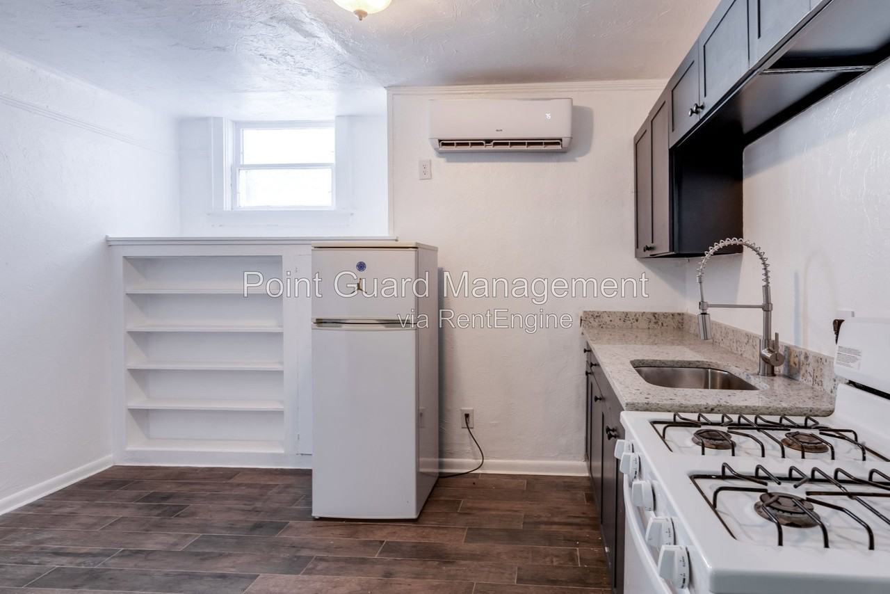 1518 N Robinson Ave #B - Photo 2 of 26