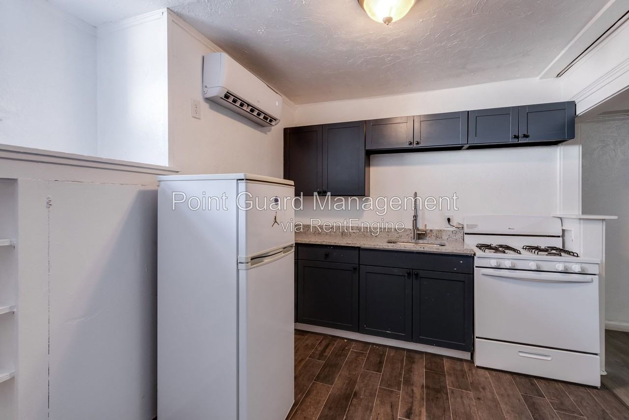 1518 N Robinson Ave #B - Photo 6 of 26
