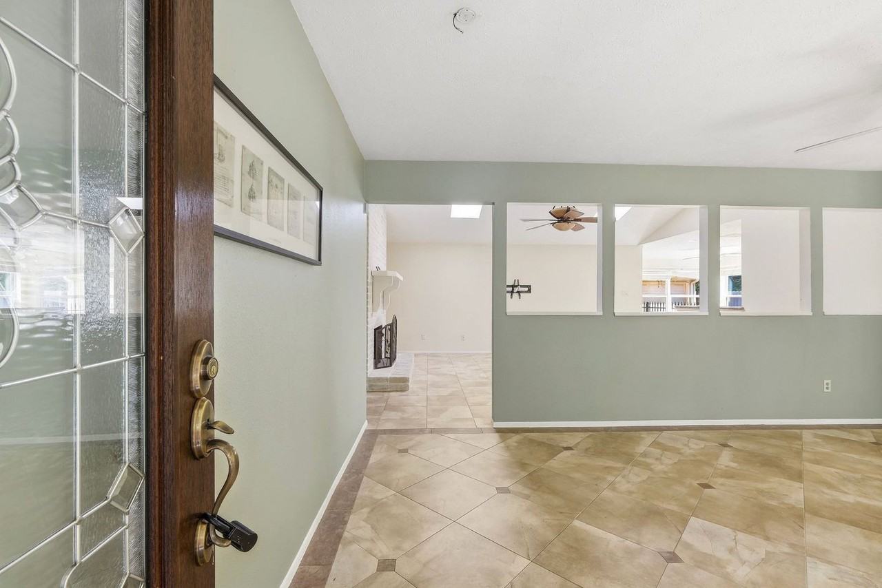 3807 Glenwood Springs Dr - Photo 4 of 25