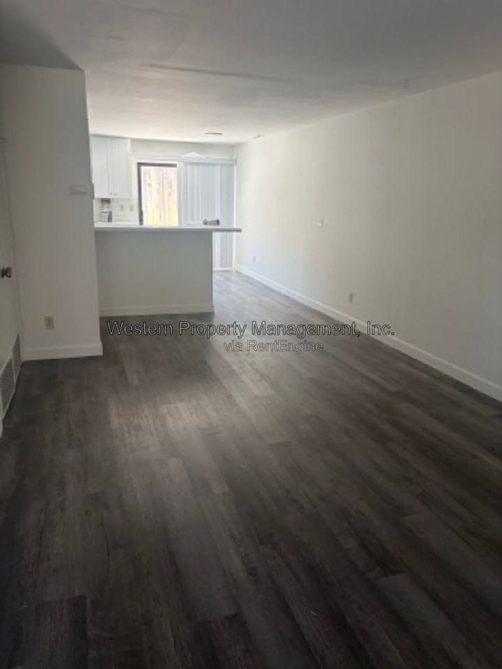2870 Park Ave #C - Photo 4 of 8