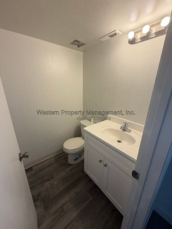 2870 Park Ave #C - Photo 7 of 8