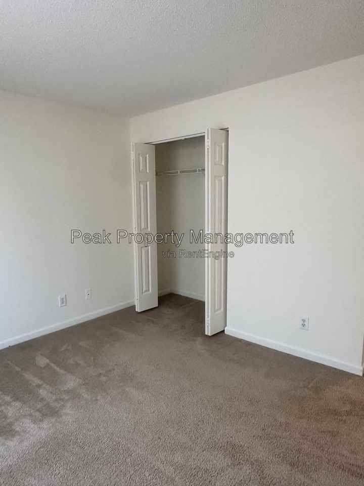 9611 Links Way #N - Photo 6 of 24