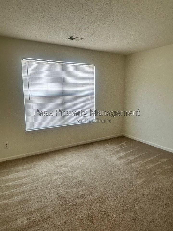 9611 Links Way #N - Photo 7 of 24