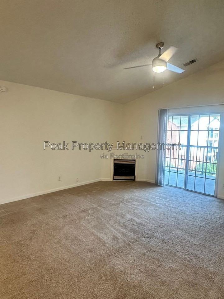 9611 Links Way #N - Photo 5 of 24