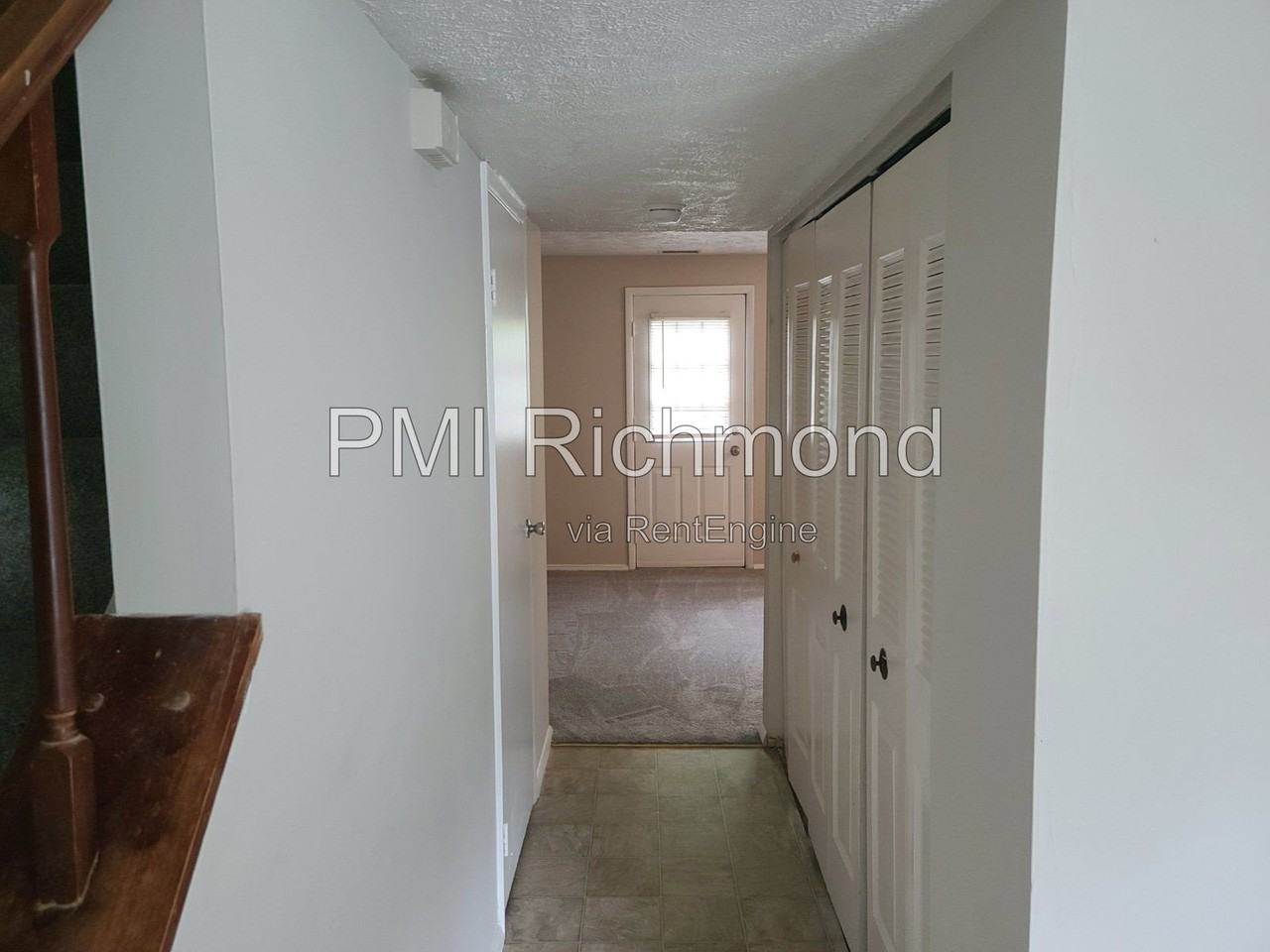 9623 Greenmeadow Cir - Photo 3 of 21