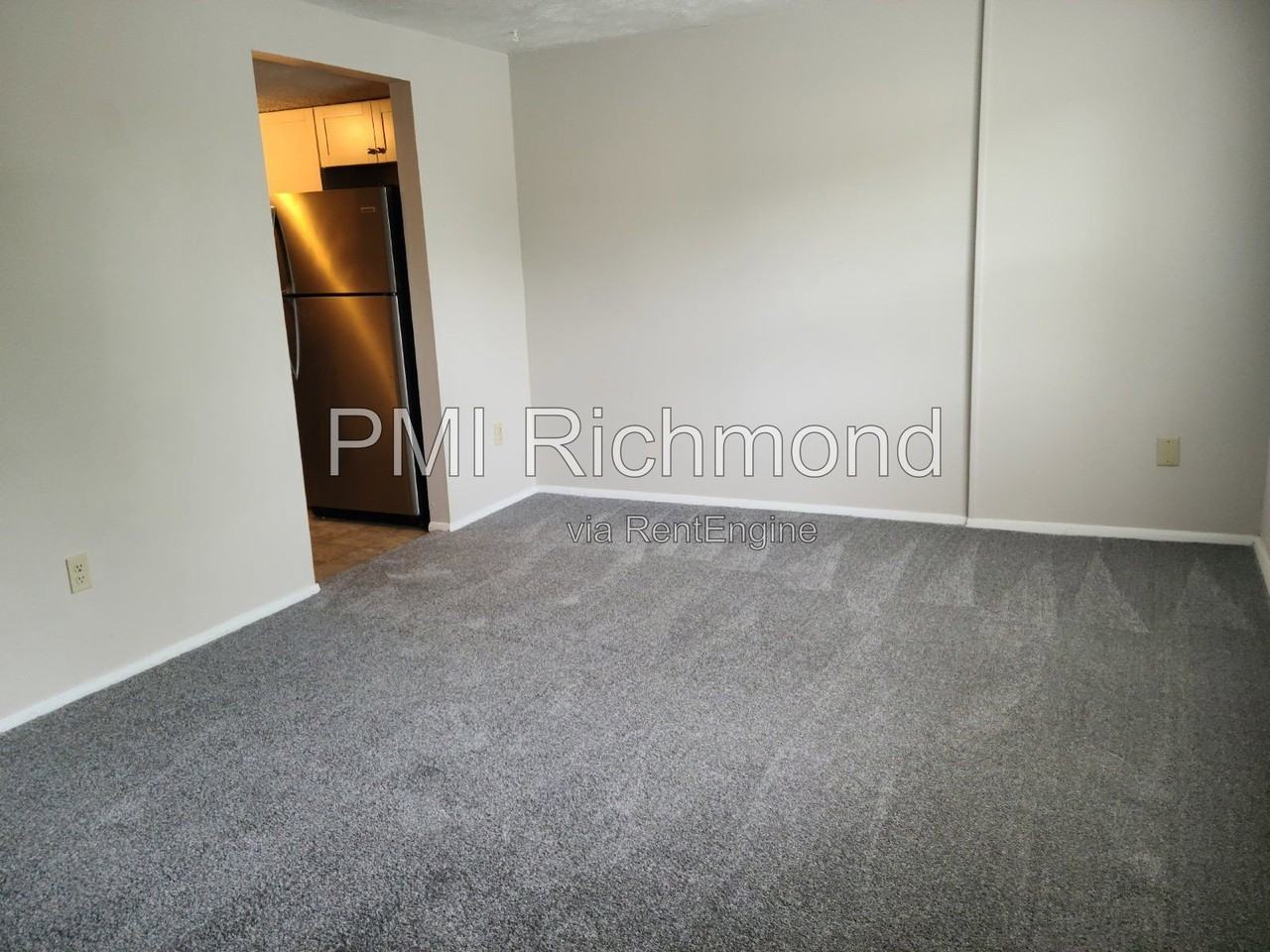 9623 Greenmeadow Cir - Photo 4 of 21