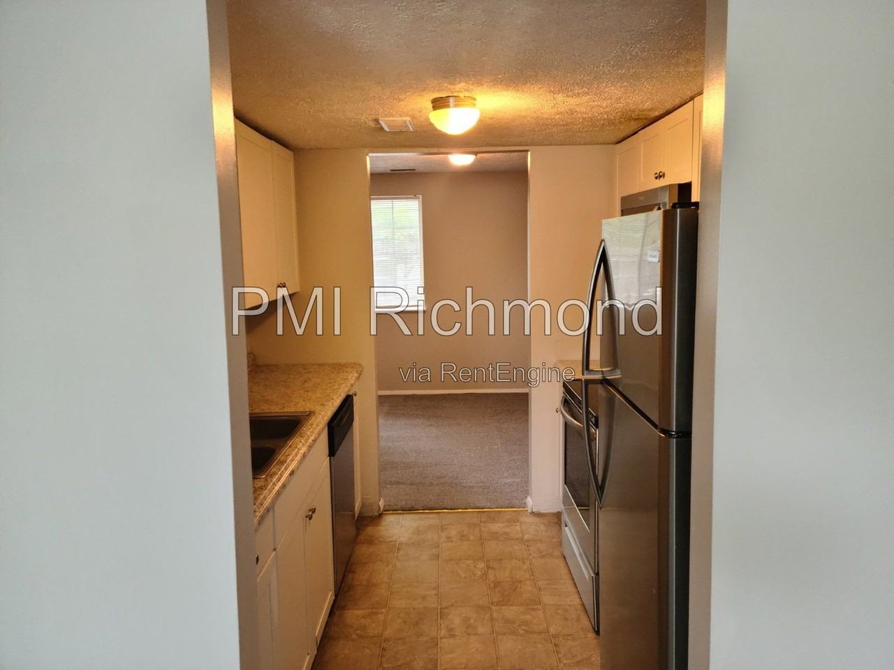 9623 Greenmeadow Cir - Photo 5 of 21