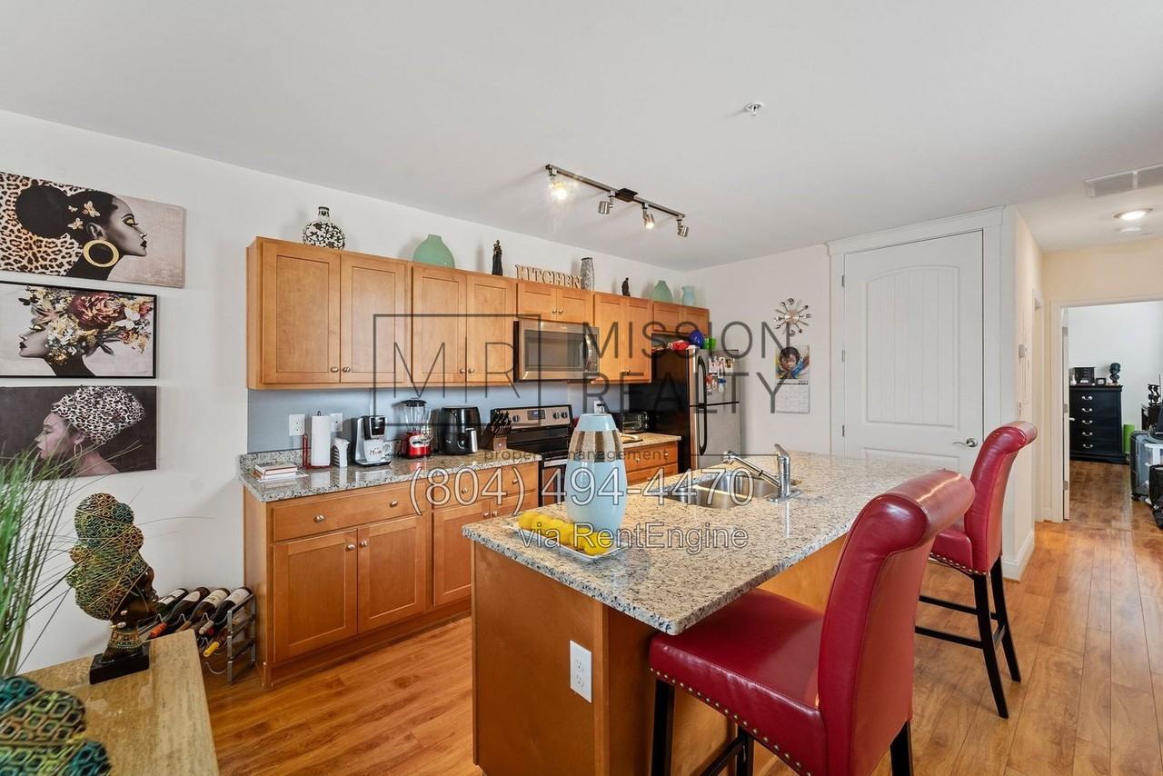 4323 Fountain Square Plz - Photo 4 of 22