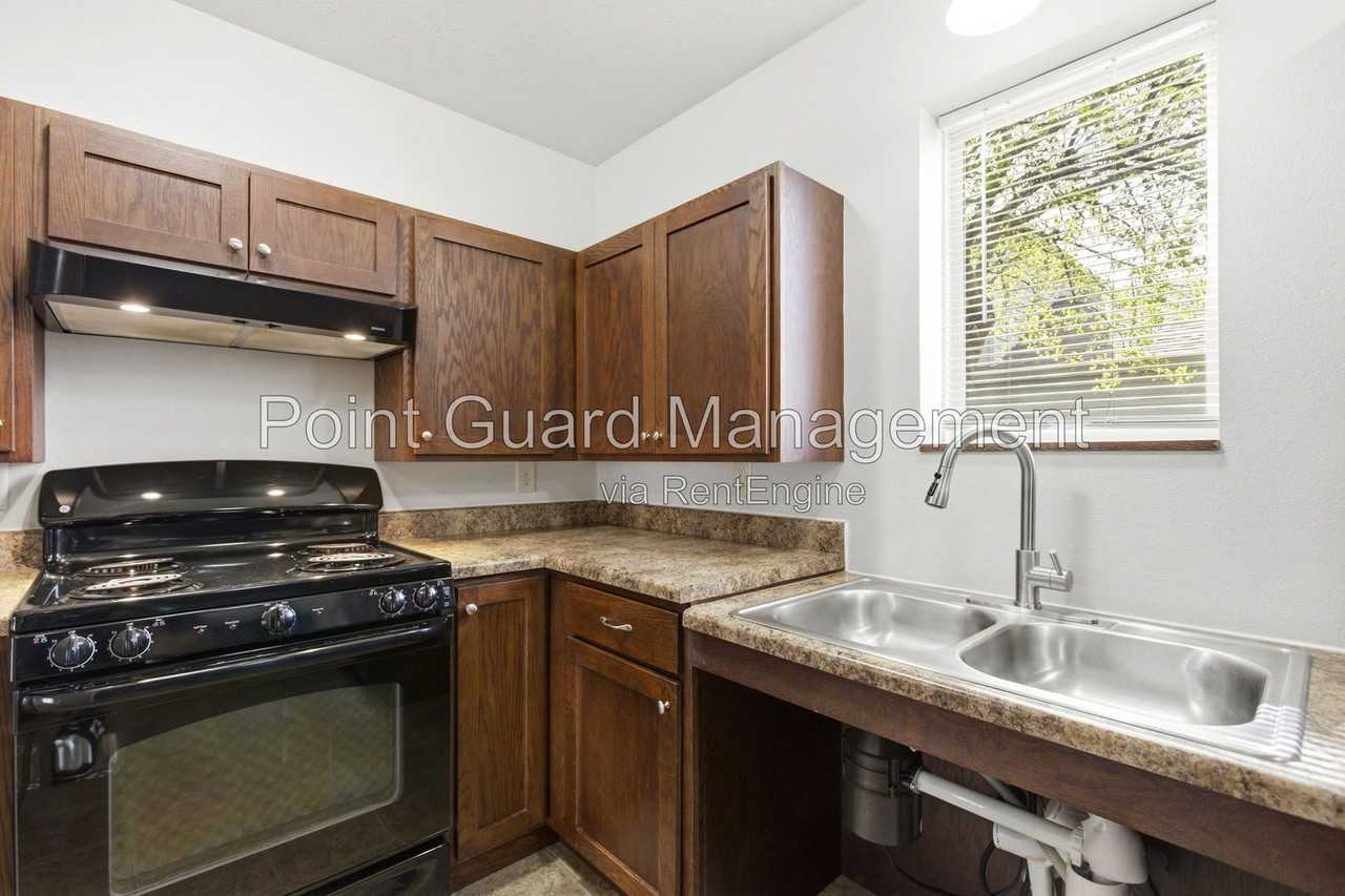 112 S Blauvelt Ave #220 - Photo 5 of 36