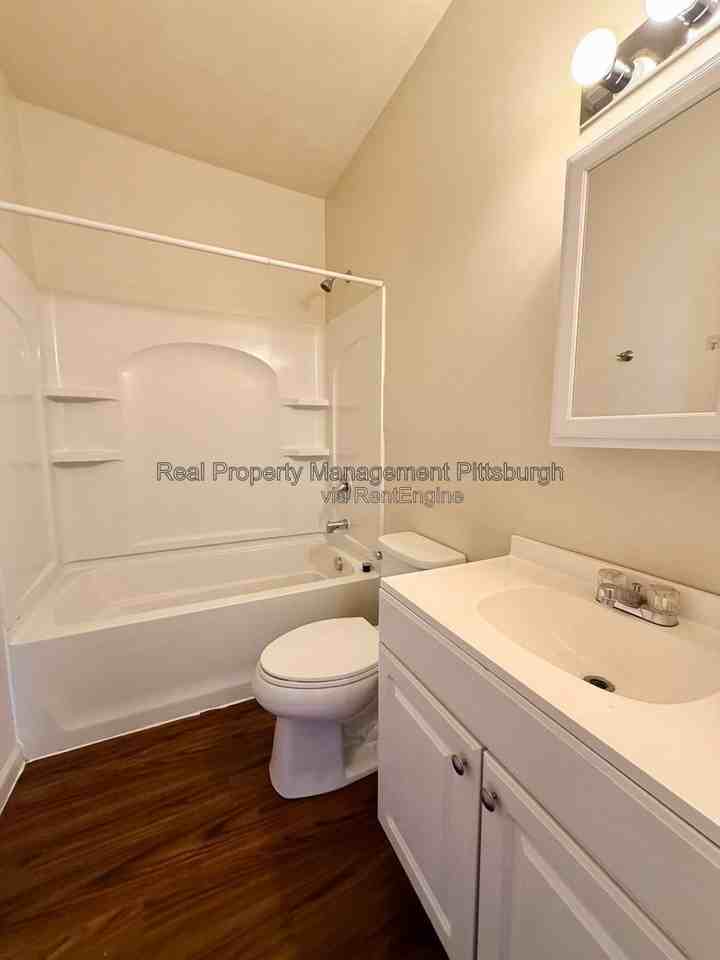 1918 Jane St #2ndFL - Photo 5 of 11