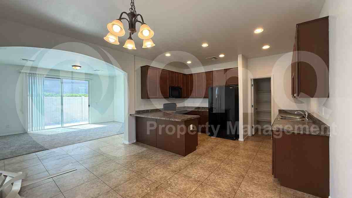 3927 E Edna Dr - Photo 5 of 22